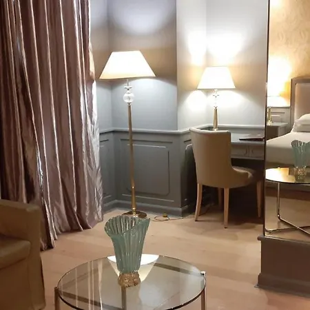 Grand De La Hotel