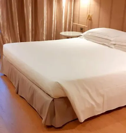 Grand De La Отель 5*