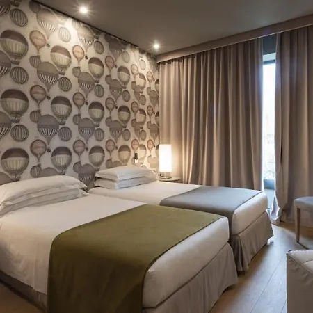 Grand De La Hotell 5*