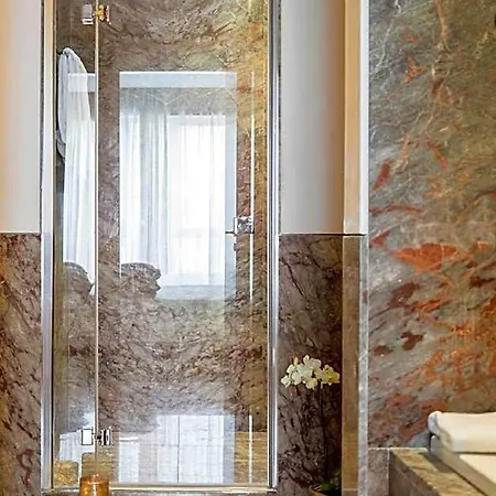 Отель Grand De La 5*