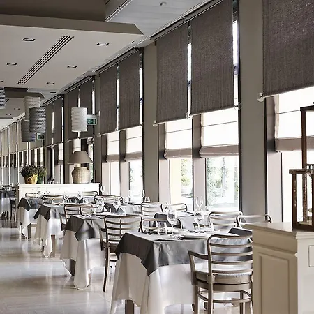 Отель Grand De La 5*