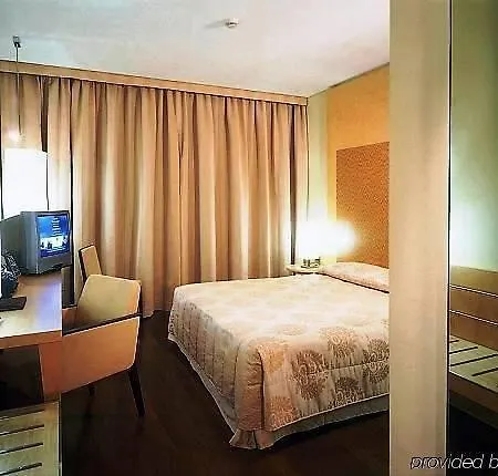 Ξενοδοχείο Grand De La