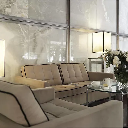 Ξενοδοχείο Grand De La 5*