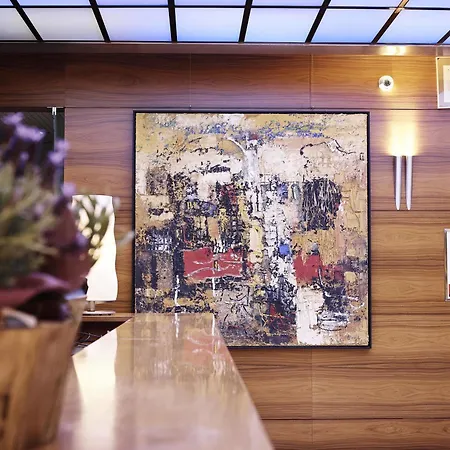 Ξενοδοχείο Grand De La 5*