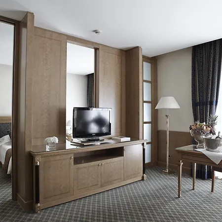 Grand De La Отель 5*
