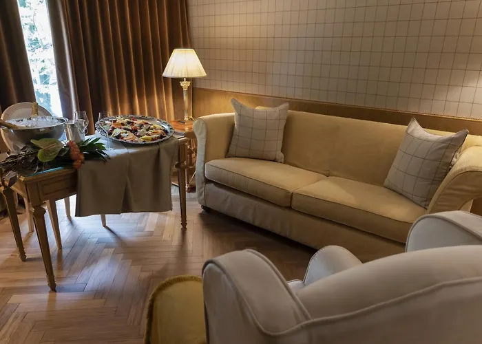 德拉别墅大酒店 酒店