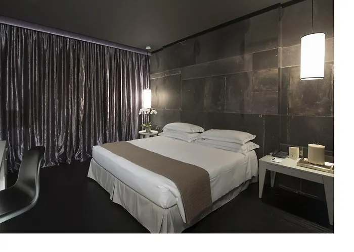 德拉别墅大酒店 5*