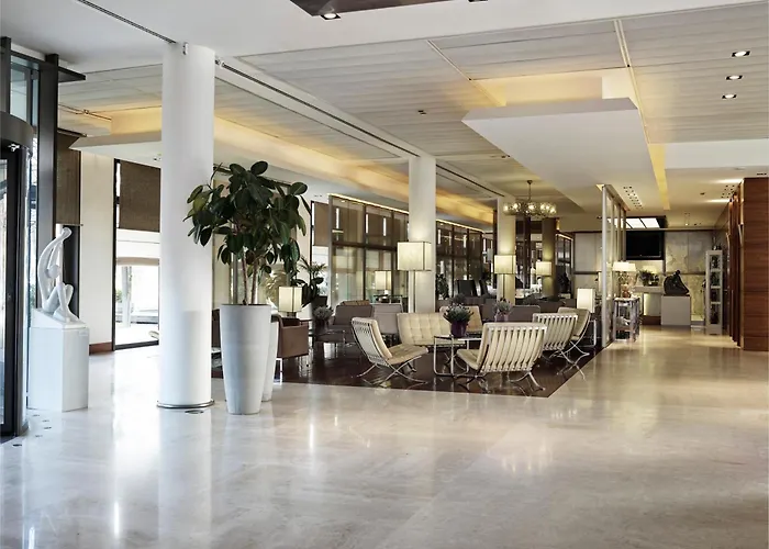 德拉别墅大酒店 5*