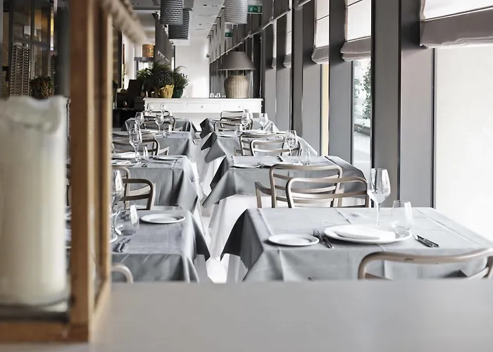 德拉别墅大酒店 5*